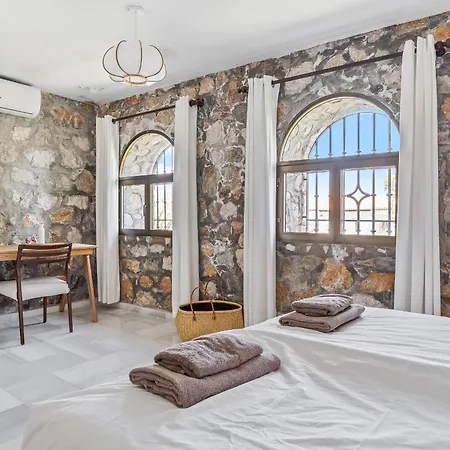 Villa Exclusive Villa, Wonderful Garden, Private Heated Pool La Herradura (Granada)