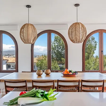 Exclusive Villa, Wonderful Garden, Private Heated Pool La Herradura (Granada)