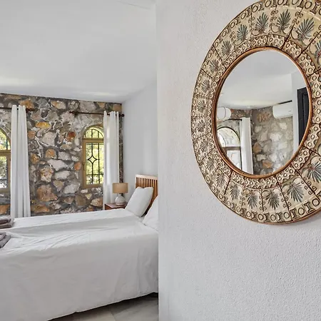 Exclusive Villa, Wonderful Garden, Private Heated Pool La Herradura (Granada)