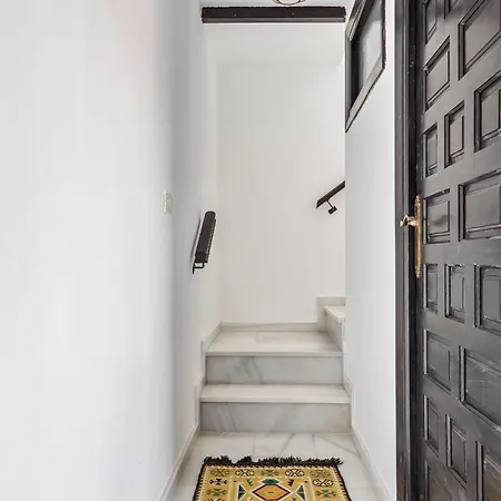 Exclusive Villa, Wonderful Garden, Private Heated Pool Villa *