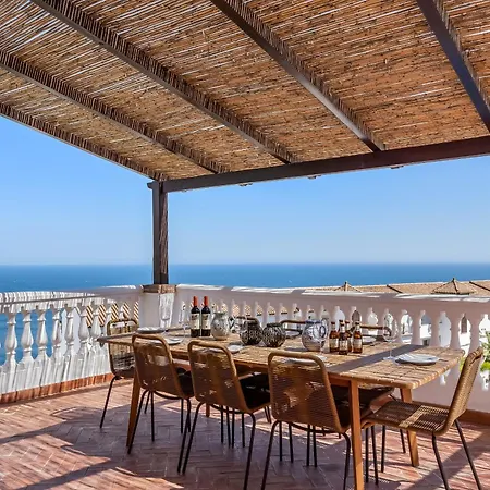 Exclusive Villa, Wonderful Garden, Private Heated Pool Villa La Herradura (Granada)